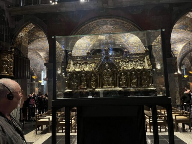Der Schrein im Dom